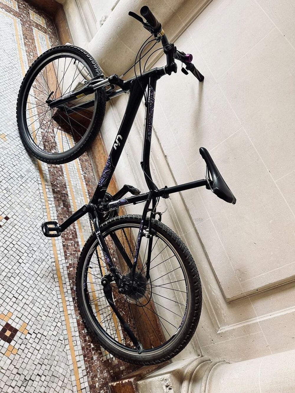 V&eacute;lo pour Ado - GIANT VTC - Modele Enchant (21 vitesses) Vélos