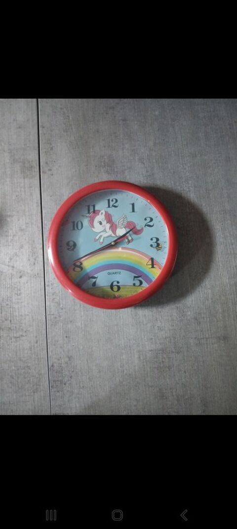 Horloge licorne pour fille 3 Bavay (59)