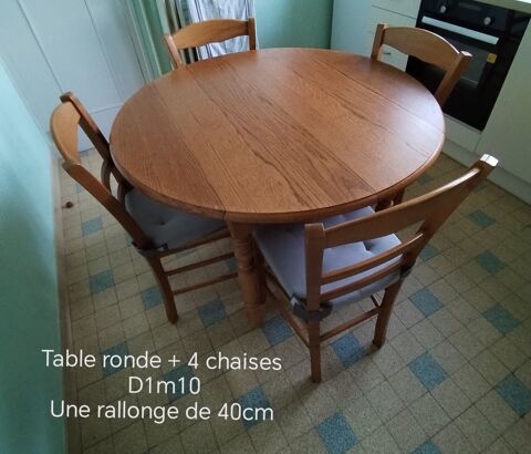 Table ronde + 4 chaises  150 Voves (28)