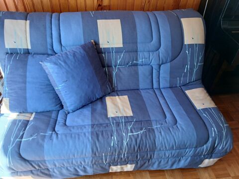 Canap� convertible bleu avec coussin Vannes (56)