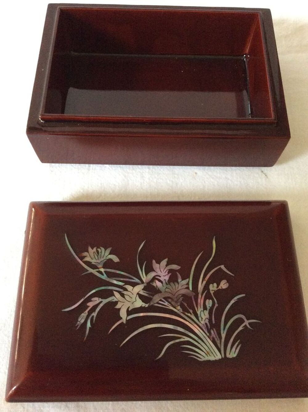 Coffret &agrave; bijoux bois de rose laqu&eacute; d&eacute;cor floral nacre Décoration