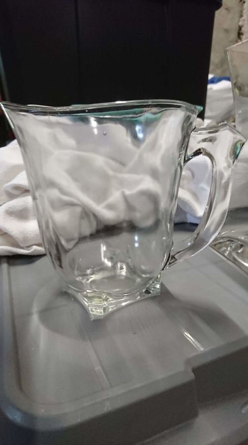 Pichet et vase en Arcoroc Cuisine