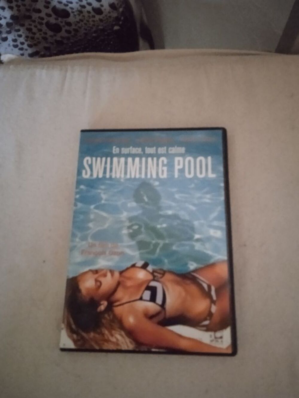 DVD Swimming pool
2004
Excellent &eacute;tat
En Fran&ccedil;ais
Multi l DVD et blu-ray