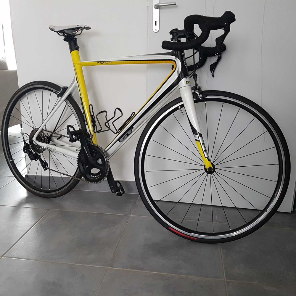 V&eacute;lo route GT carbone monobloque Vlos