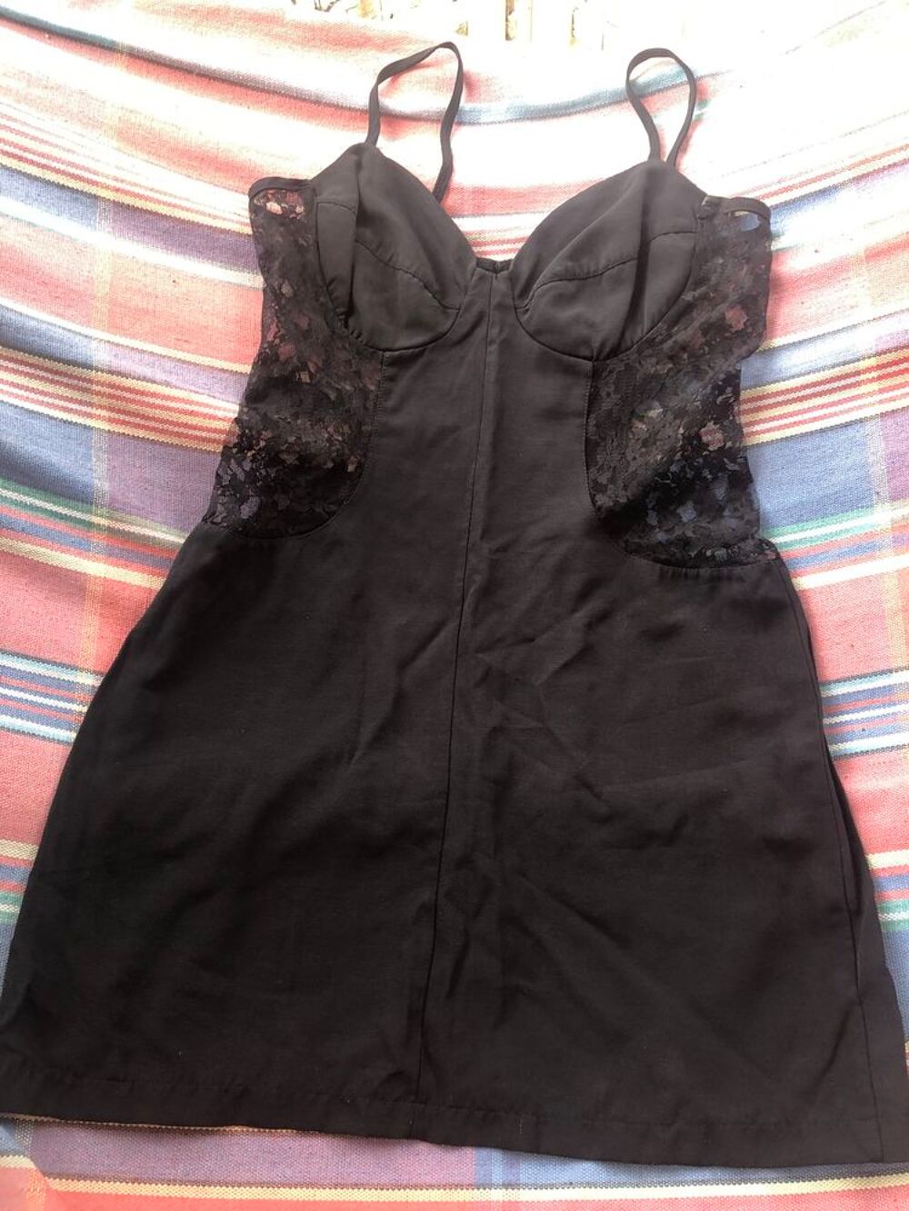 Lot 30 robes pour revente Vêtements