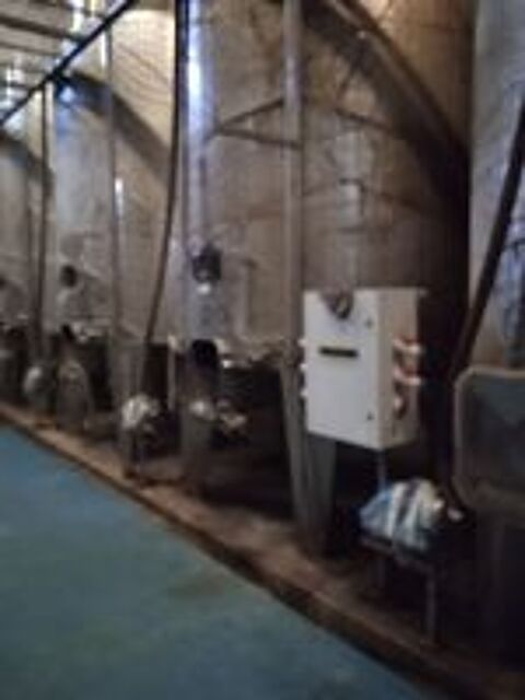   CUVES INOX VINIFICATION EN ROUGE 187 Hl 