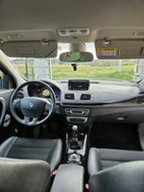 Mégane III Estate Mégane Estate III 1.5 dCi 110 FAP eco2 Bose 2015 occasion 47500 Montayral