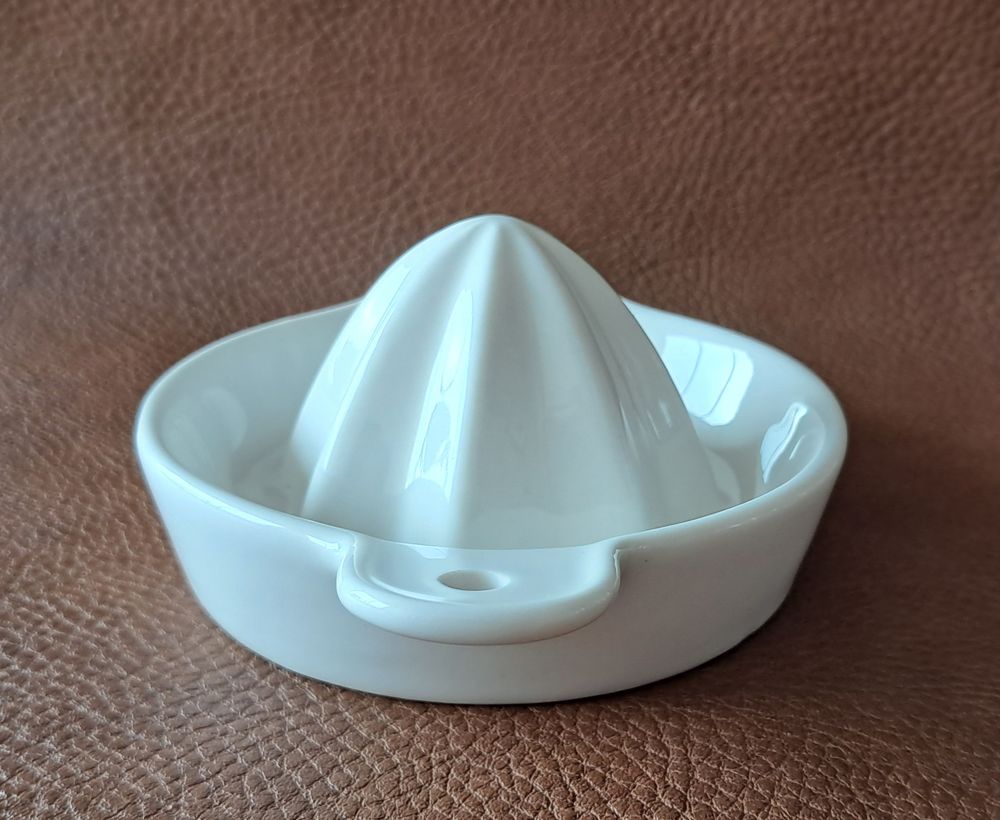 presse agrumes citron en c&eacute;ramique &eacute;maill&eacute;e blanc 14x9 cm Cuisine