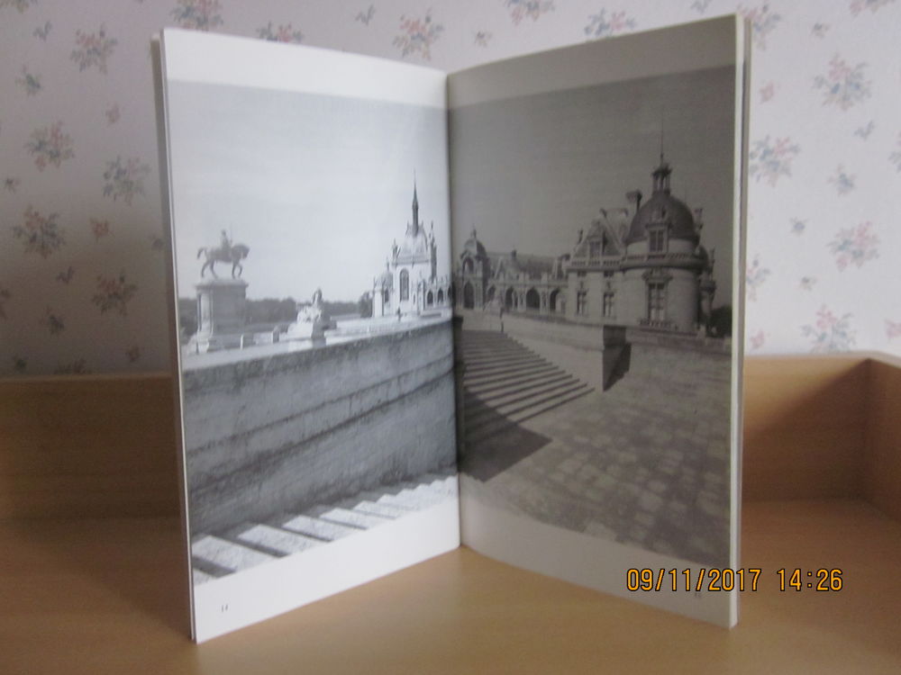 livre touristique CHANTILLY Livres et BD