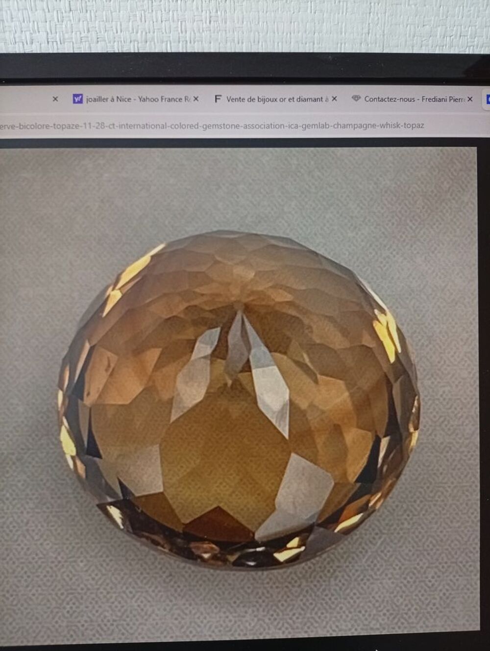Topaze imperiale 11,28 carats-bicolore jaune/orange-Br&eacute;sil. Bijoux et montres