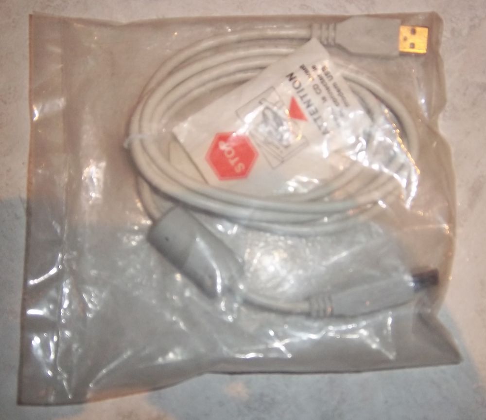 Cable USB AWM sous scell&eacute; Matériel informatique
