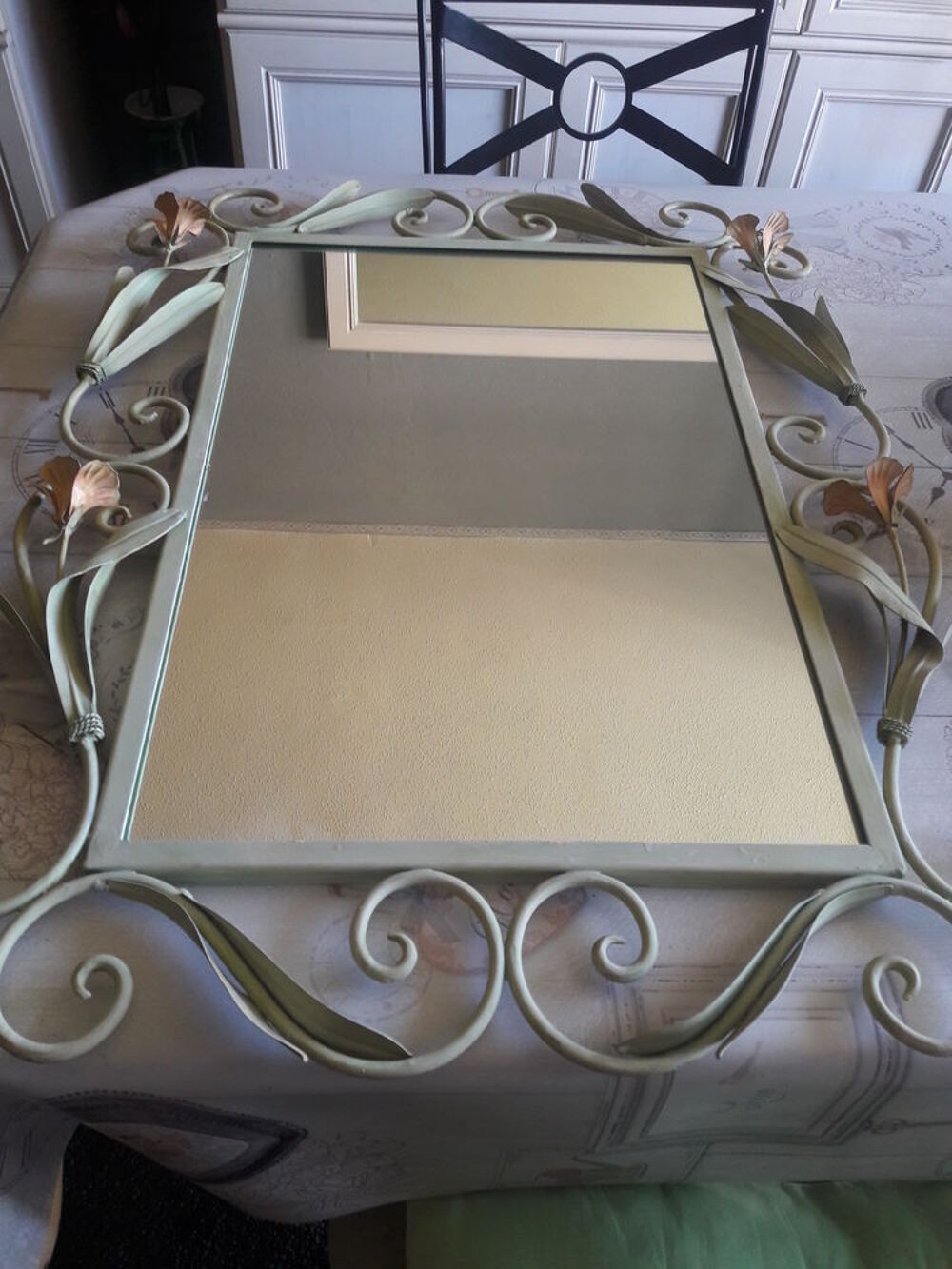 Miroir et console d&eacute;cor feuilles et fleurs en fer forg&eacute; D�coration