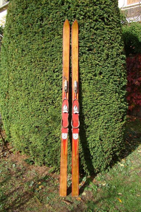 Anciens skis en bois - ann�es 1950 120 Gargenville (78)
