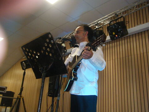animateur guitariste chanteur 0 85200 Fontenay-le-comte