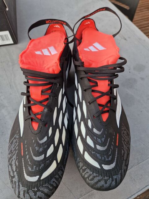 Chaussures de foot a crampons fer, pointure 48,2/3 210 Auchy-les-Mines (62)