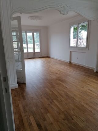  Appartement à louer 5 pièces 105 m²