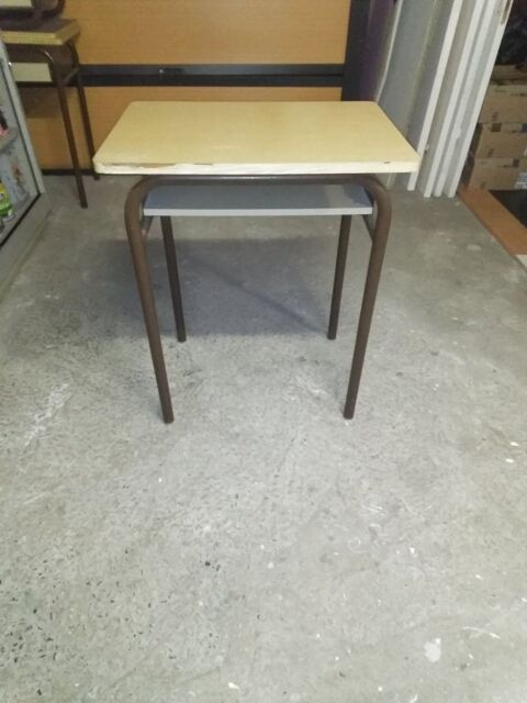 3 bureau d ecoliers en tres bonne etat  40 Lomme (59)