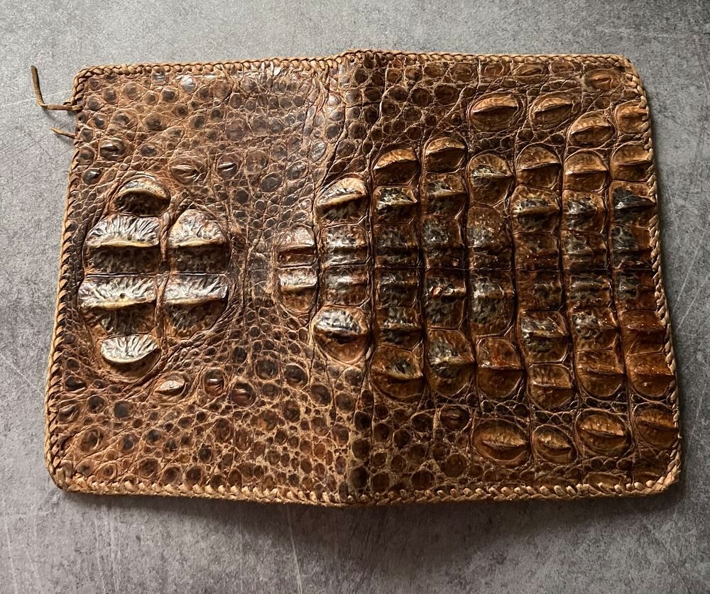 PORTEFEUILLE ancien en peau de crocodile Maroquinerie