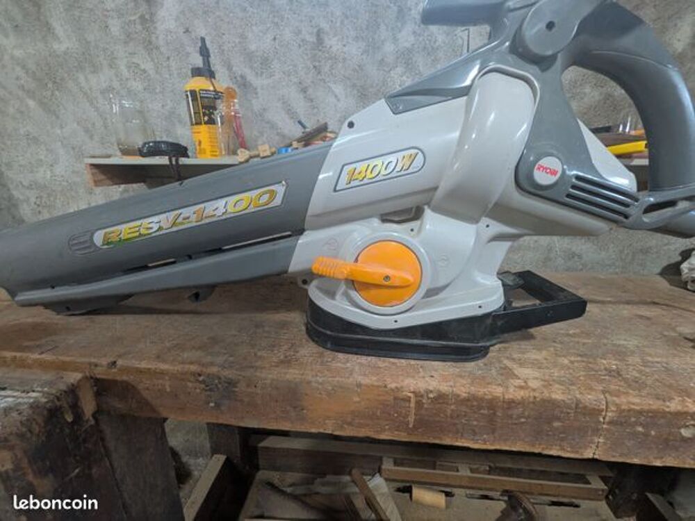 Souffleur / aspirateur de feuilles 1400 W Bricolage
