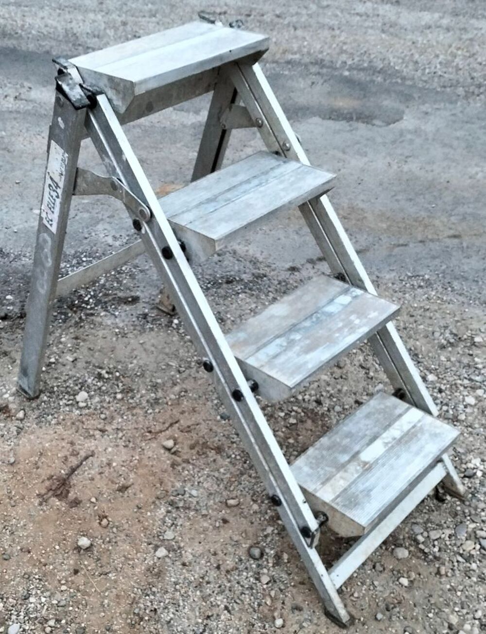 escalier podium 4 marches pliant aluminium Bricolage