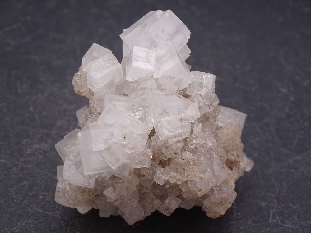 Halite , Bolivie 55gr 55 x 54 x 44 mm 