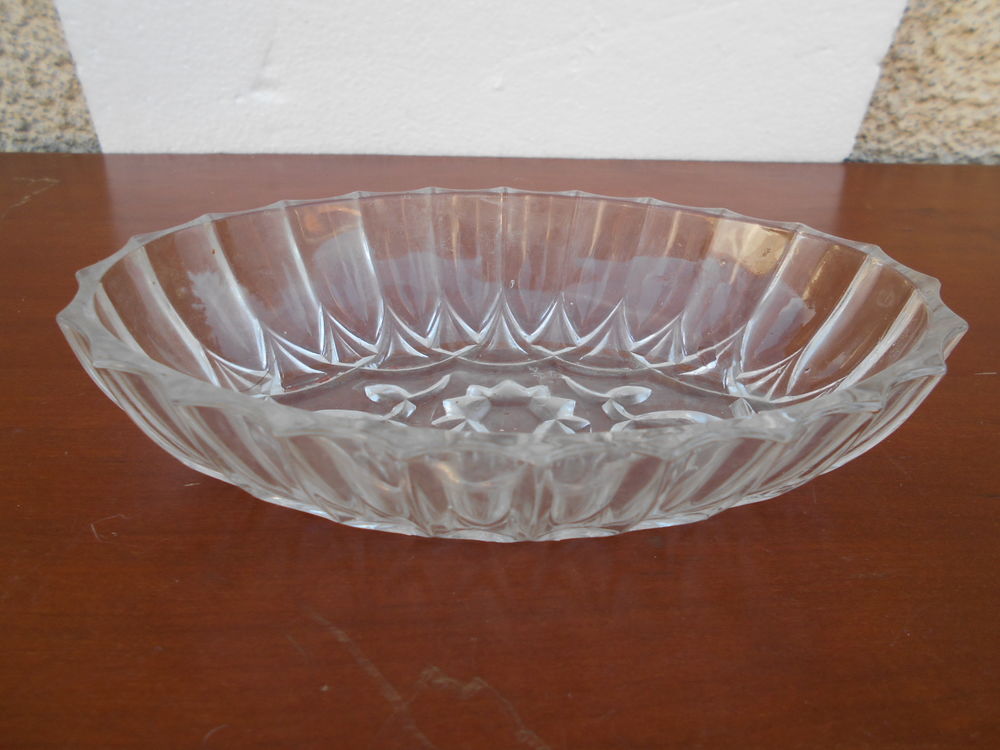 RAVIER ovale verre cisel&eacute; Décoration