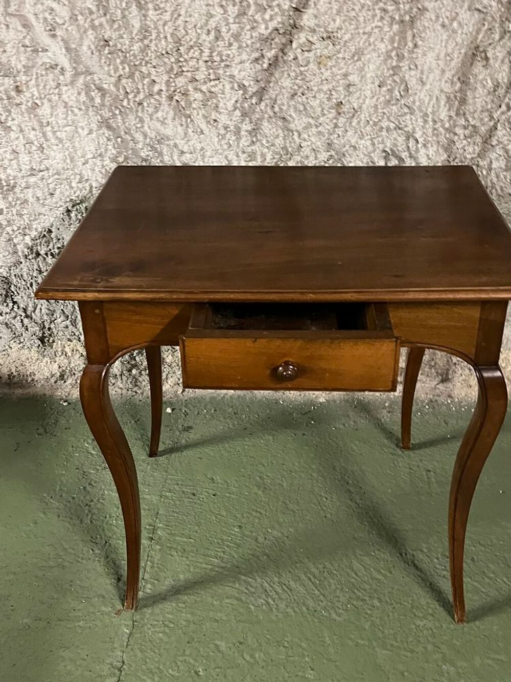 Bureau ancien en bois avec 1 tiroir central Meubles