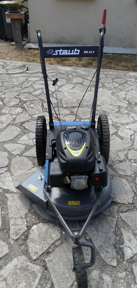 Tondeuse Débrousailleuse tractée ,  quasi neuve Staub SD517 Sérignan (34)