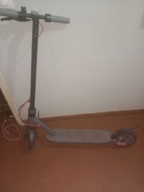 Trottinette lectrique aovopro  200 Valras (84)