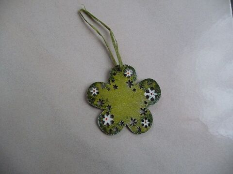 Fleur en bois pour d�coration 4 Celles-sur-Belle (79)