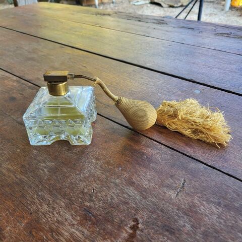ancien flacons de parfum en cristal 30 La Farl�de (83)