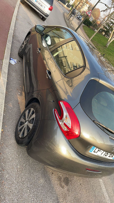 Peugeot 208 1.2 e-VTi 82ch BMP5 Active
