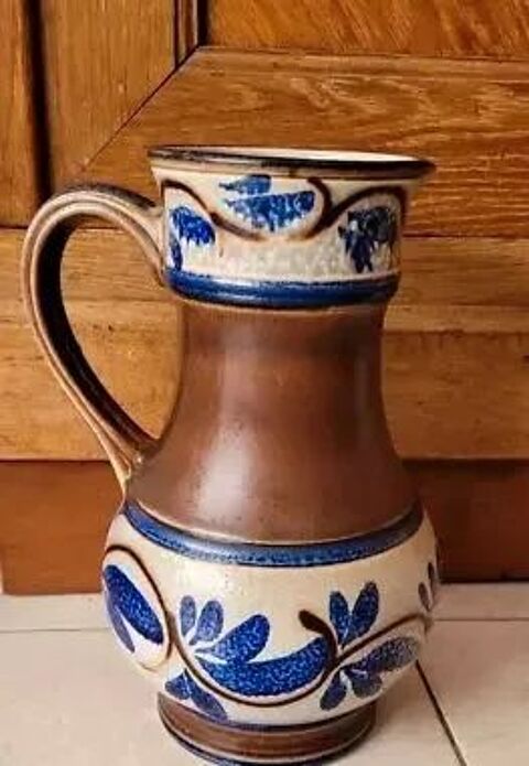 Grand pichet ou cruche en gr�s - Hauteur : 30 cm 20 Vizille (38)