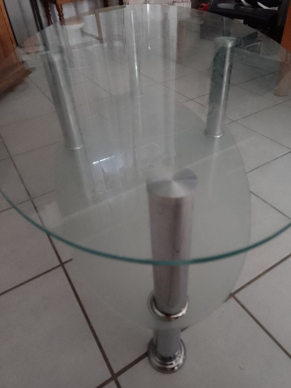 table basse propre en verre Meubles