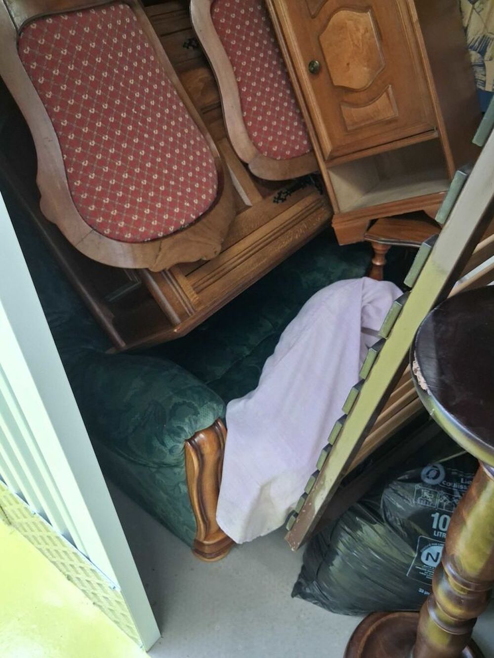 contenu box suite a d&eacute;part en maison de retraite Meubles