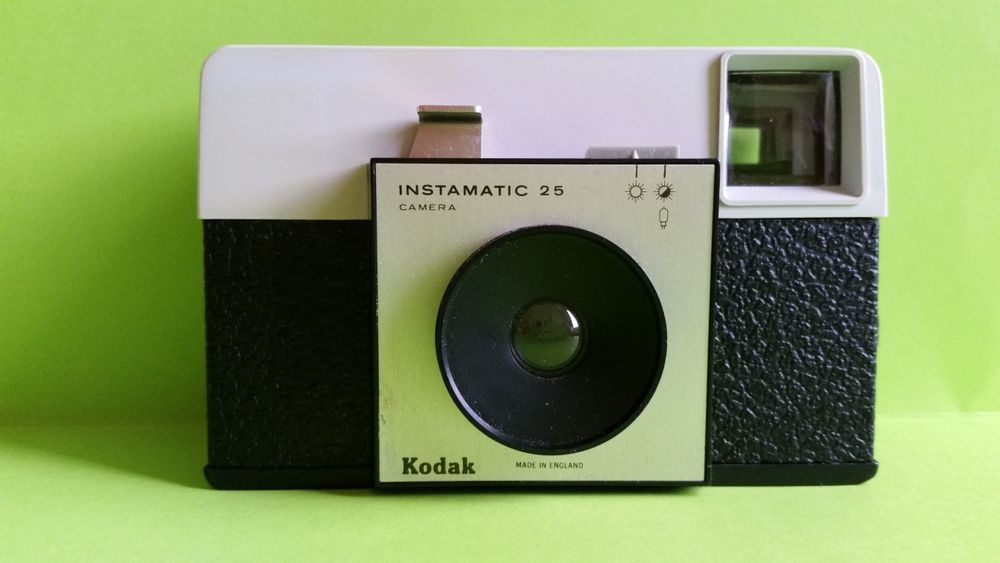 KODAK INSTAMATIC 25 CAMERA Photos/Video/TV