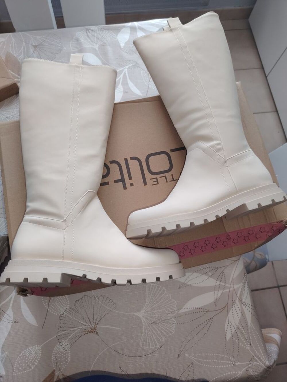 Tr&egrave;s belle botte Neuve tr&egrave;s tendance Chaussures