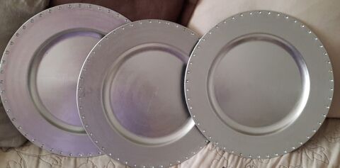 Lot de 3 assiettes de pr�sentation.  32 cm 5 Oullins (69)