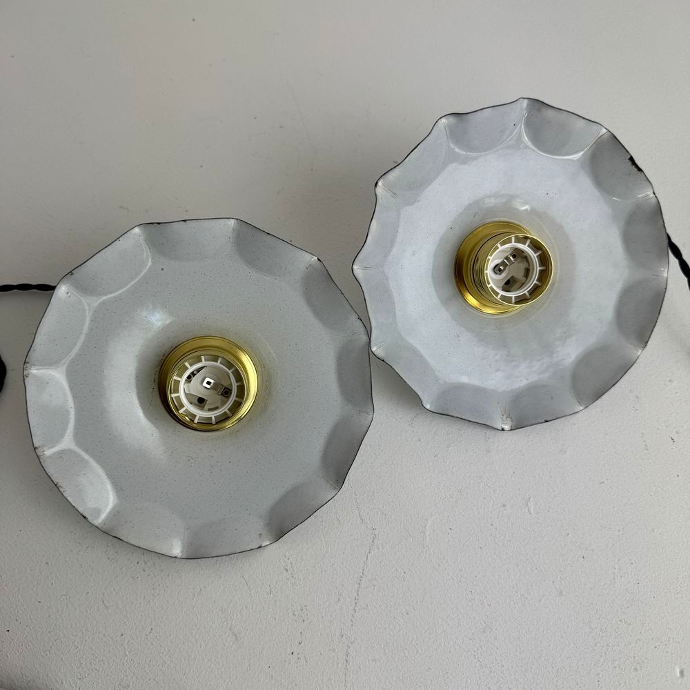 PAIRE D'ANCIENNES PETITES SUSPENSIONS EMAILLEES Décoration