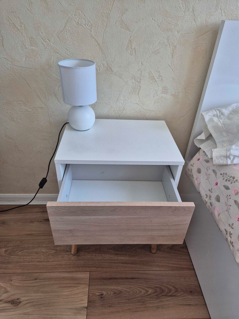 &agrave; € Saisir ! Table de Chevet Moderne, Parfaite pour Toute D&eacute;co Meubles