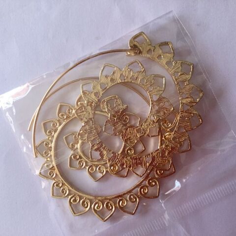 diverses boucles d'oreilles 7 Six-Fours-les-Plages (83)