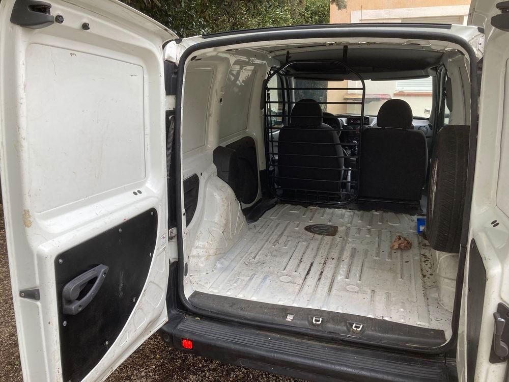Doblo DOBLO CARGO TOLE 1.6 BUSINESS GNV 2010 occasion 83400 Hy&egrave;res