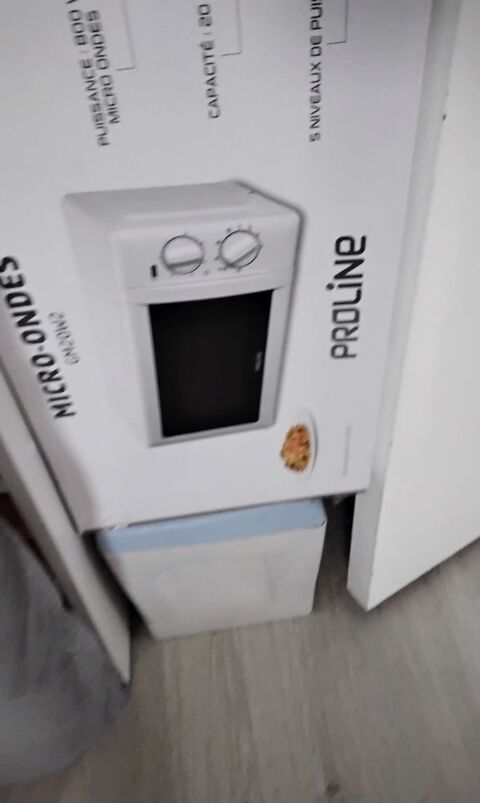 Micro ondes 50 Montville (76)