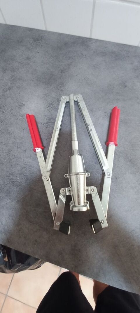 bouchonneuse 15 Arth�s (81)