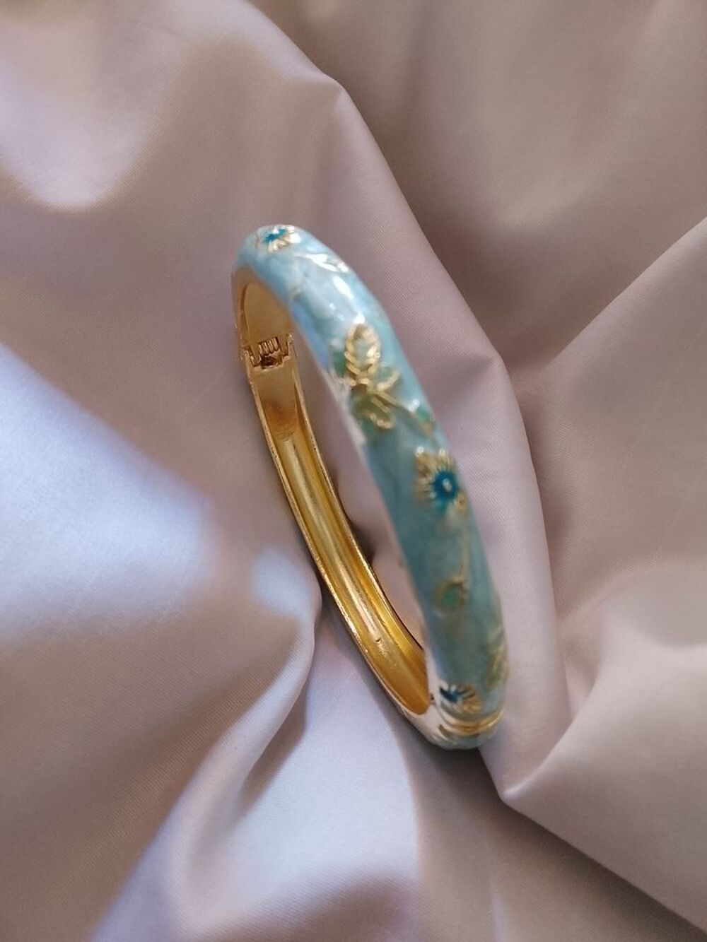 Bracelet jonc tha&iuml;landais Bijoux et montres