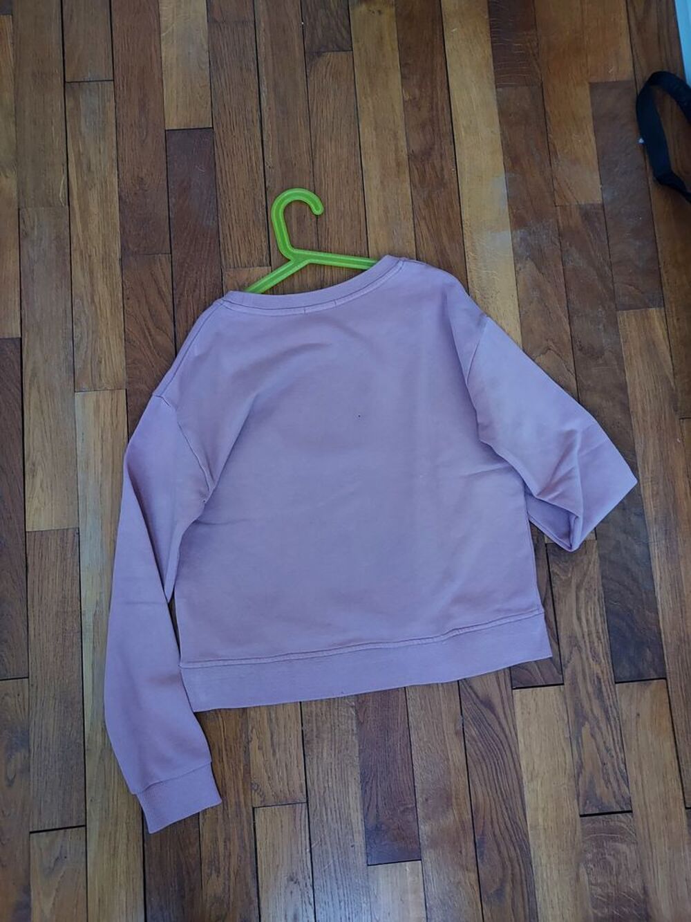 Pull rose "crazy days" Vêtements