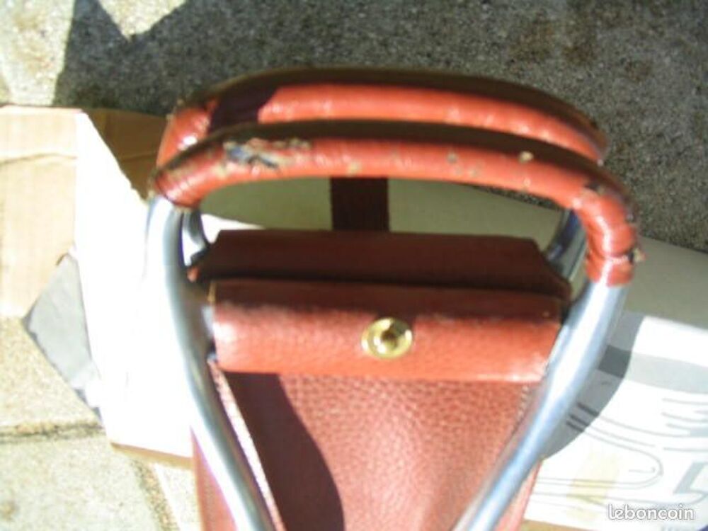 Canne-si&egrave;ge avec assise en cuir r&eacute;glable Marque GAMEBIRD
Sports