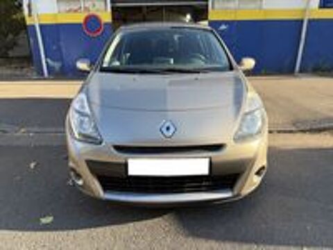 Clio III dCi 70 115g eco2 Dynamique TomTom 2010 occasion 69200 V&eacute;nissieux