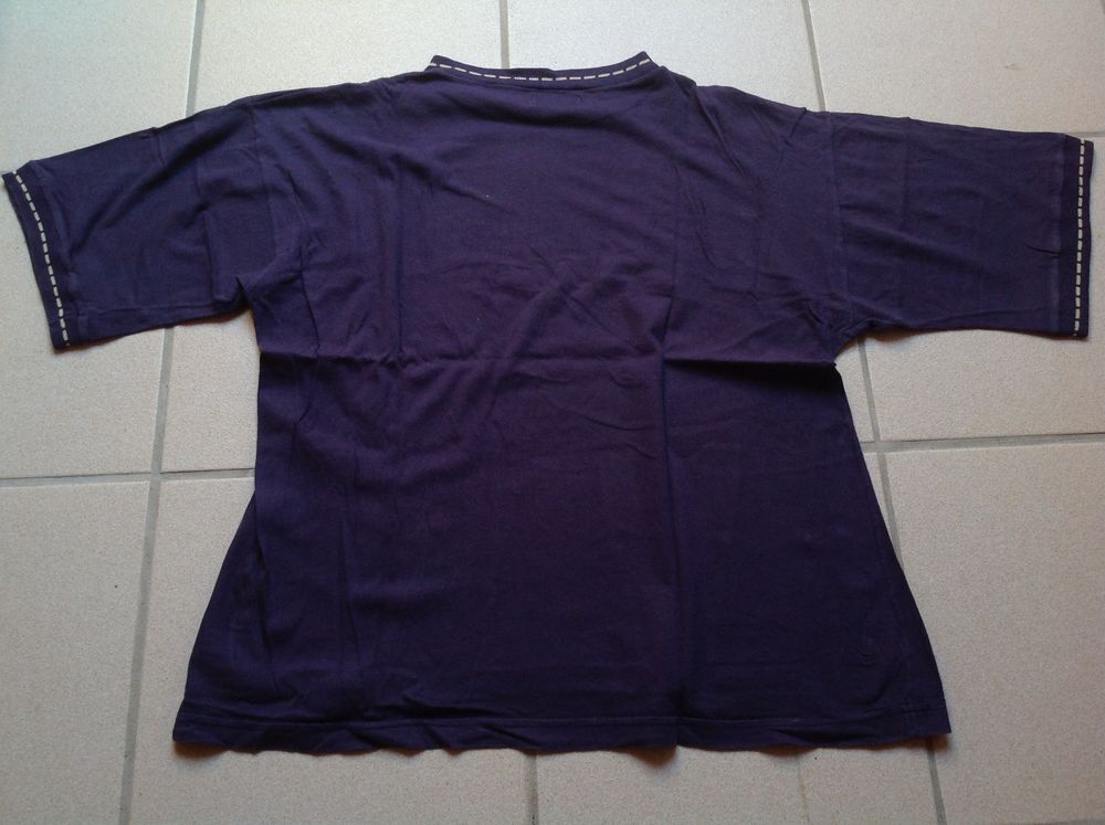 TEE SHIRT BURLINGTON ORIGINAL MOTIF BROD&Eacute; Envoi Possible
Vêtements