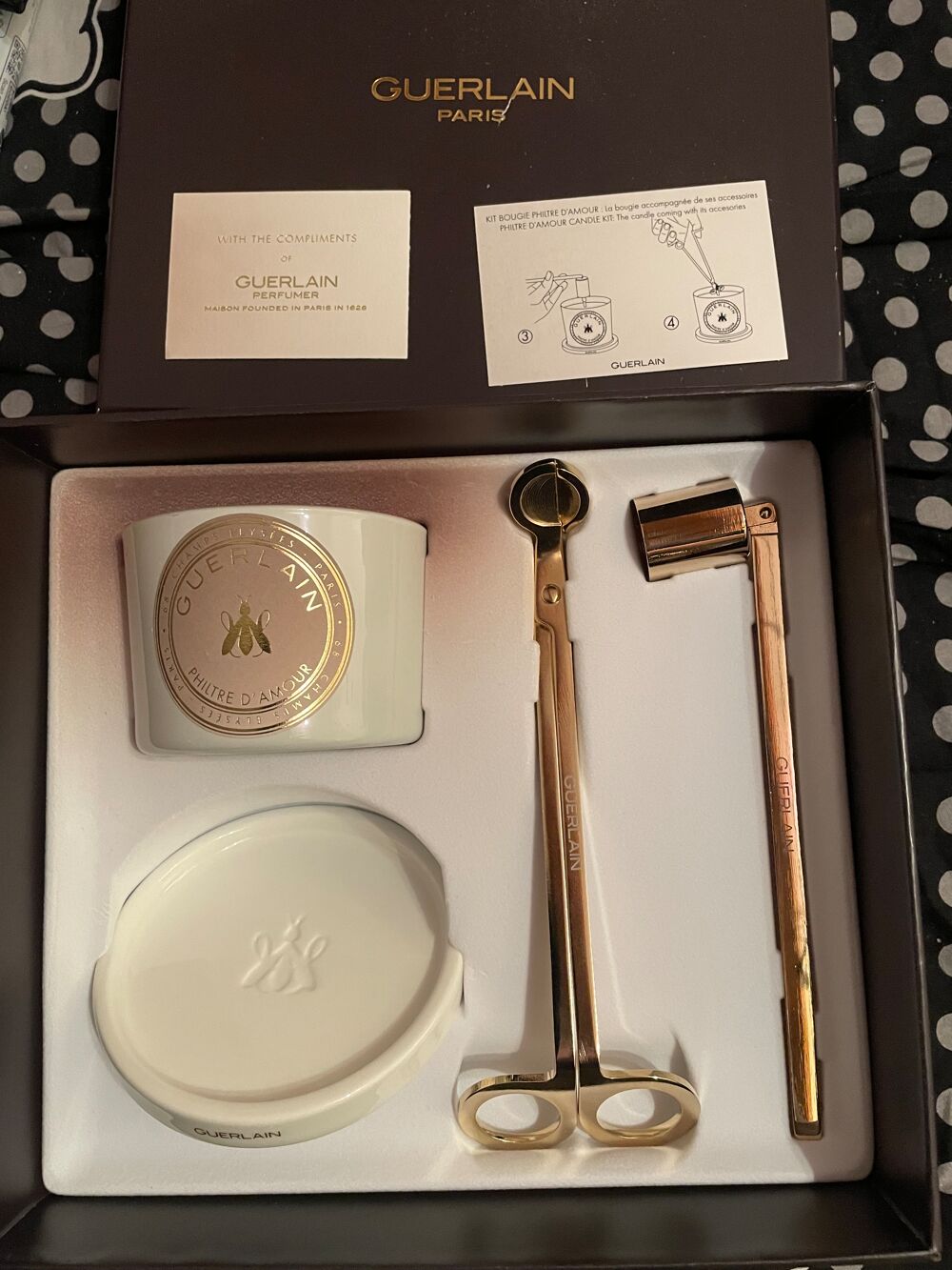 Bougie guerlain avec ses accessoires 